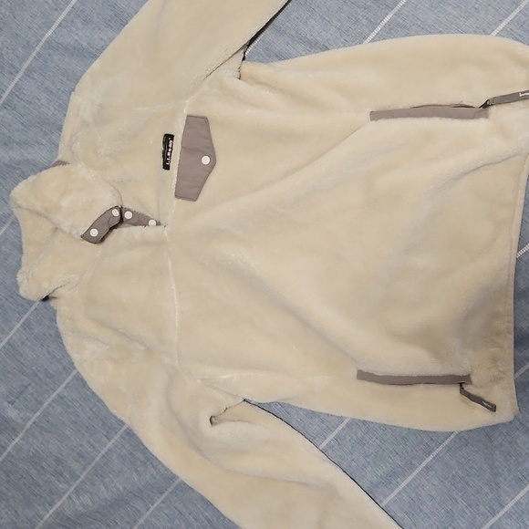 L.L. Bean Cream Fleece - Picture 2 of 4